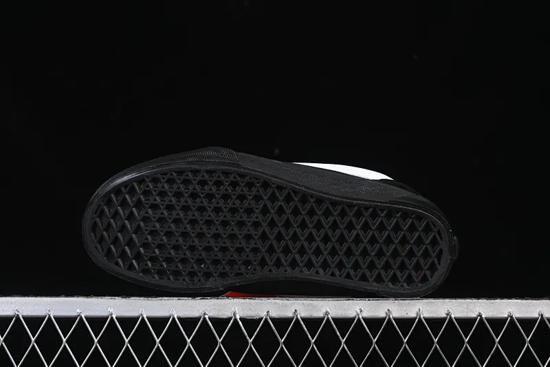 All categories Vans Vans series Vans Low Vans low-top Vans Knu Skool Vans plus velvet low-top casual skateboard shoes VN0009QCBMA